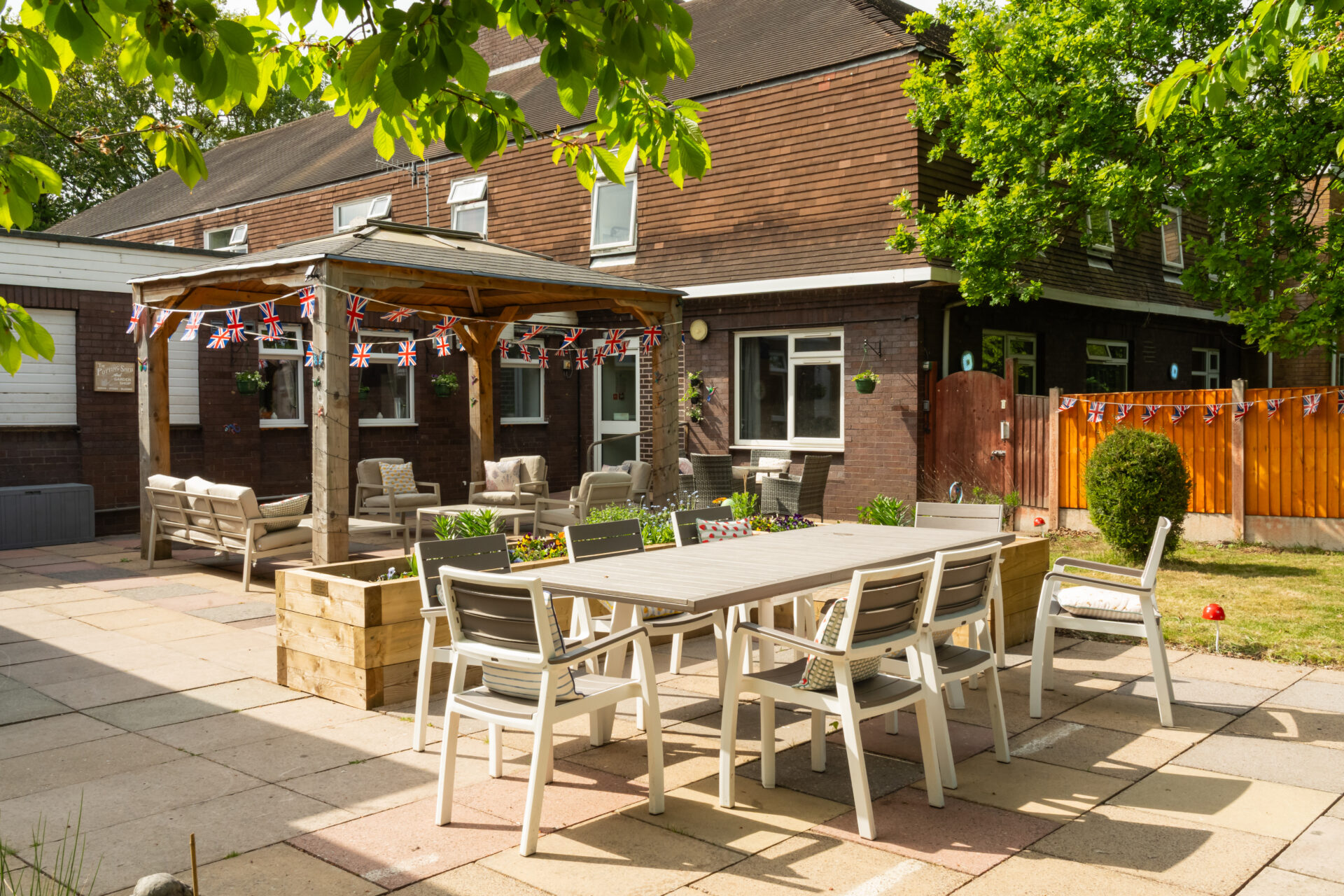 Agnes and Arthur 05594